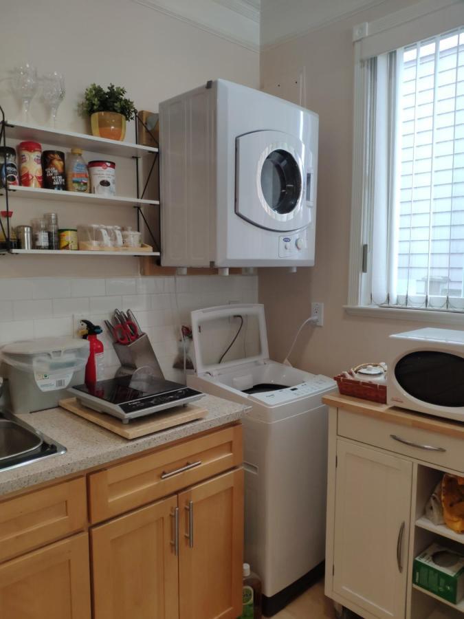 Helen'S House / Close To Skytrain And Airport Vancouver Bagian luar foto